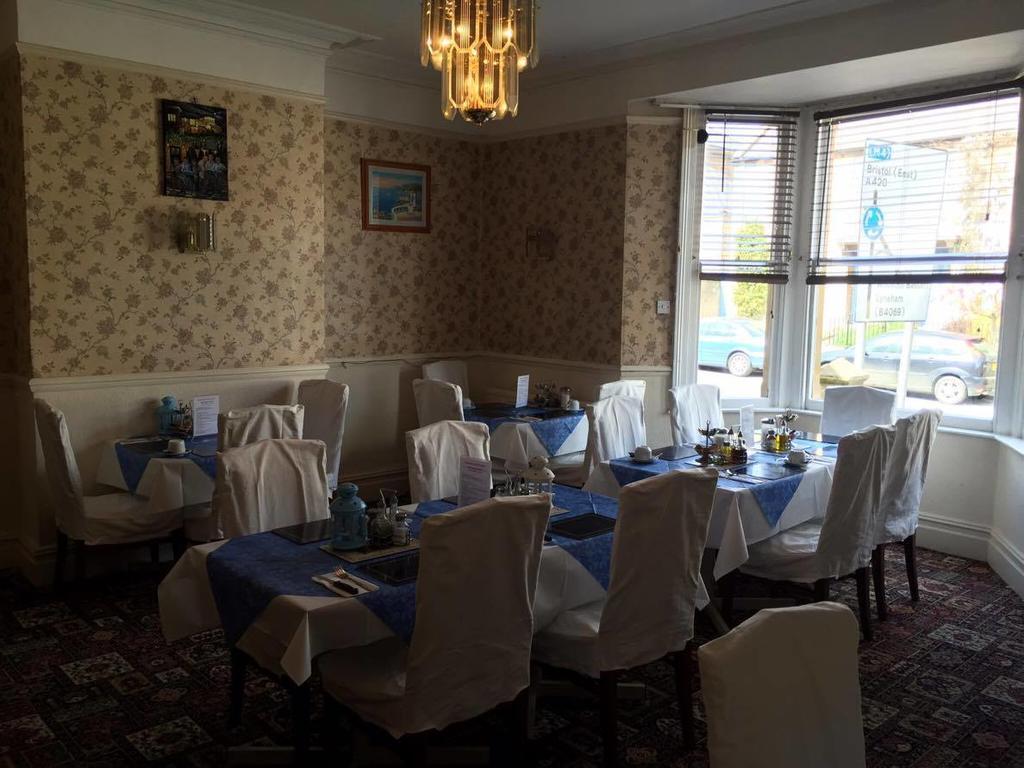 The Pines Guest Accommodation Чипенъм Екстериор снимка