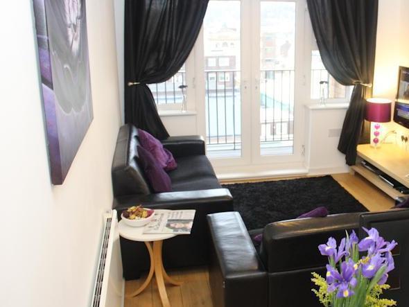 The Pines Guest Accommodation Чипенъм Екстериор снимка